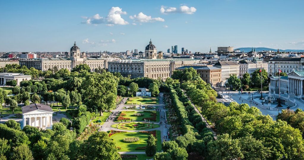 What should you not miss in Vienna ?
