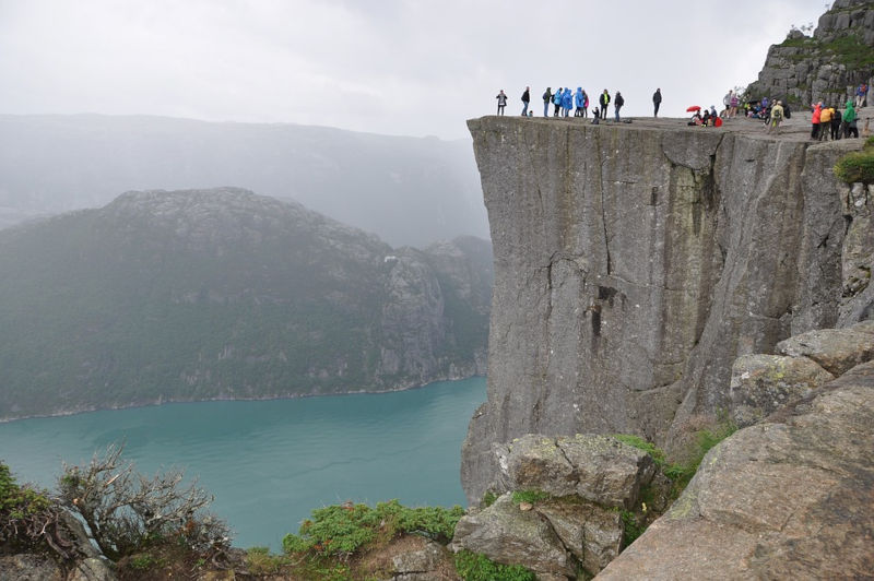Why is Norway worth visiting? preikestolen